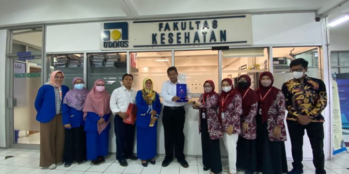 Program Studi Rekam Medis & Informasi Kesehatan Politeknik Bina Trada Melakukan Kunjungan ke RMIK Udinus